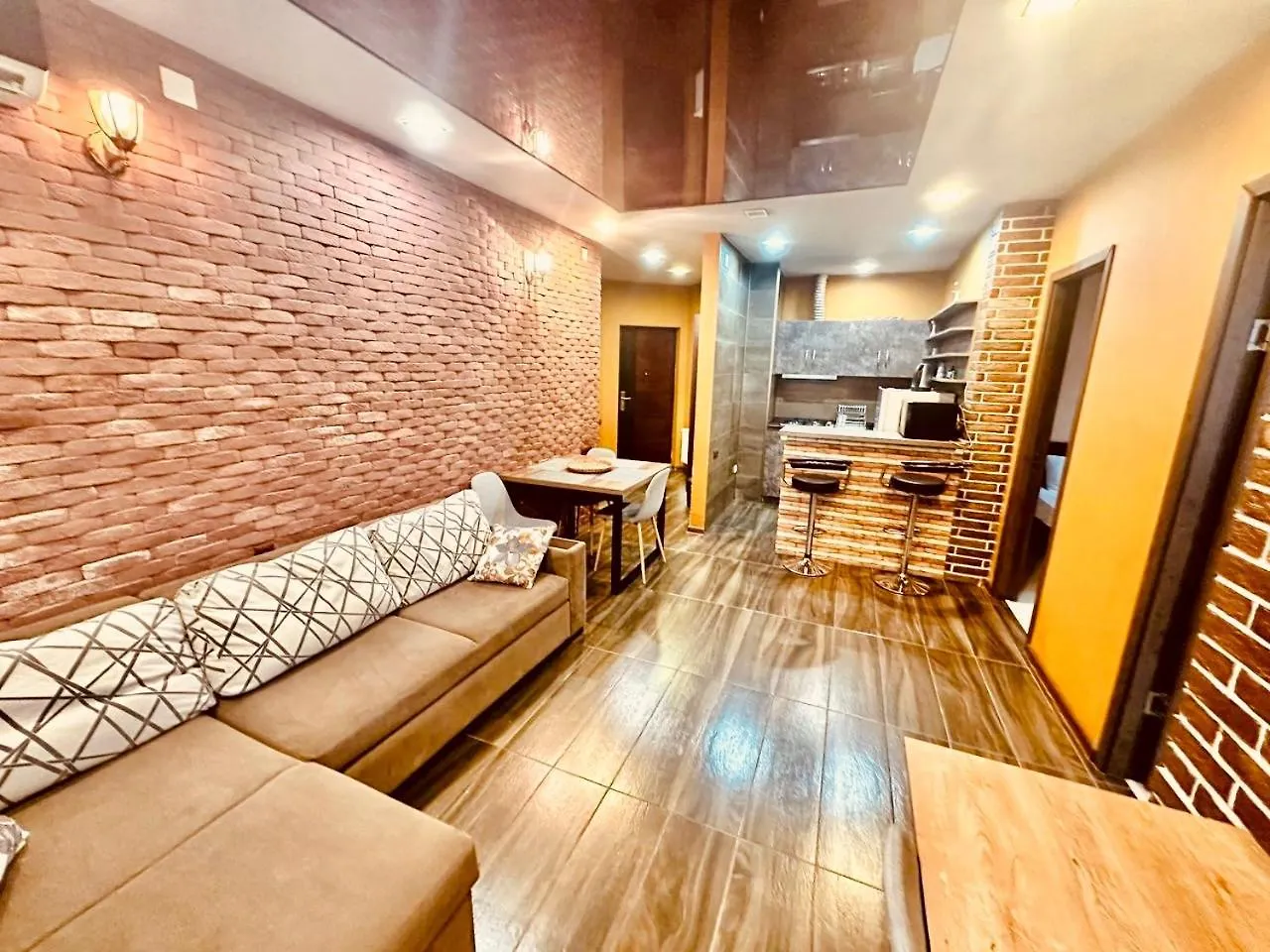 Marnika Apartment Μπατούμι